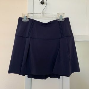 Lululemon Skirt in Navy Size 4
